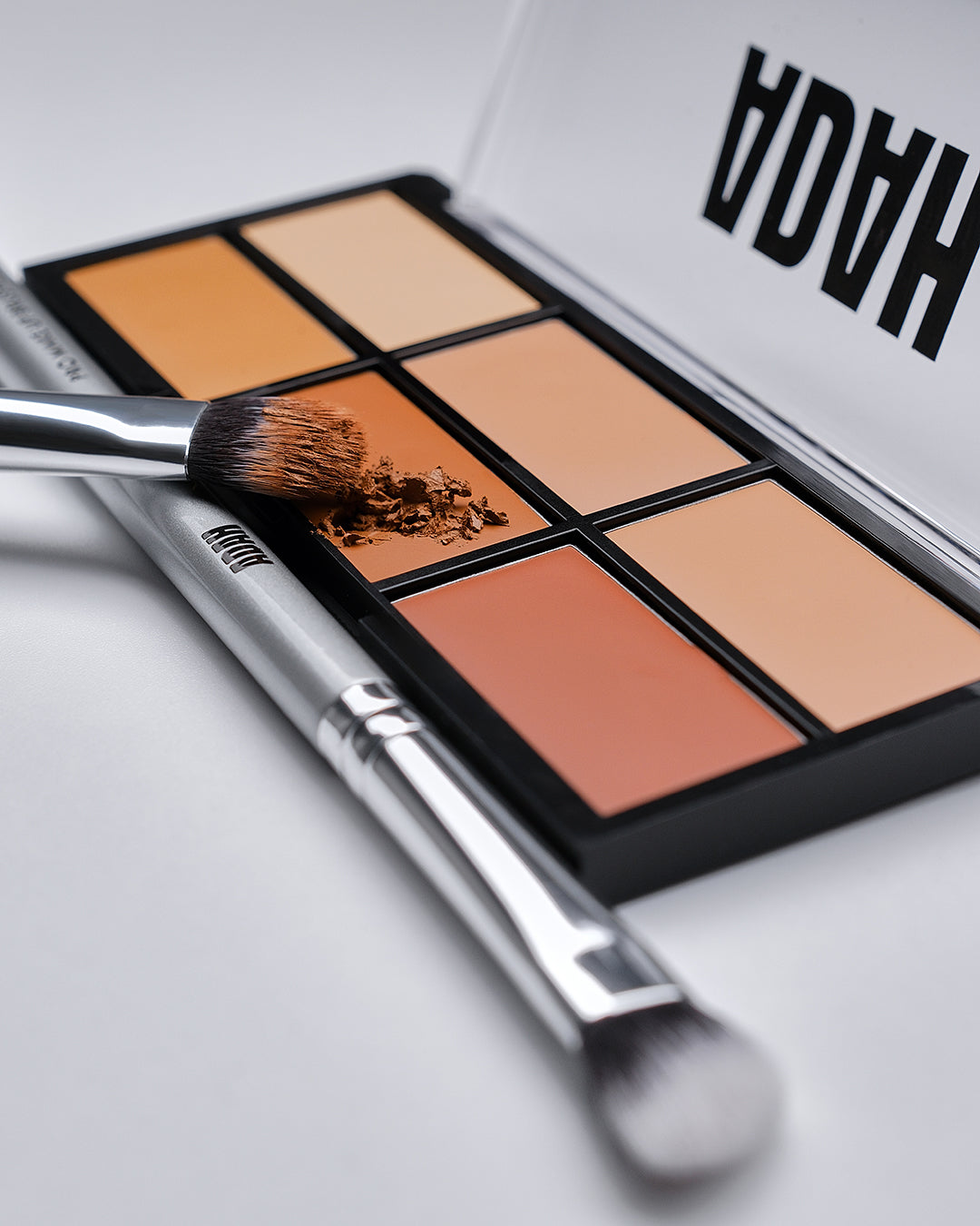 CONTOUR PALETTE - פלטת 6 גווני קונטור ומייקאפ לפיסול וכיסוי מקצועי | עדה לזורגן