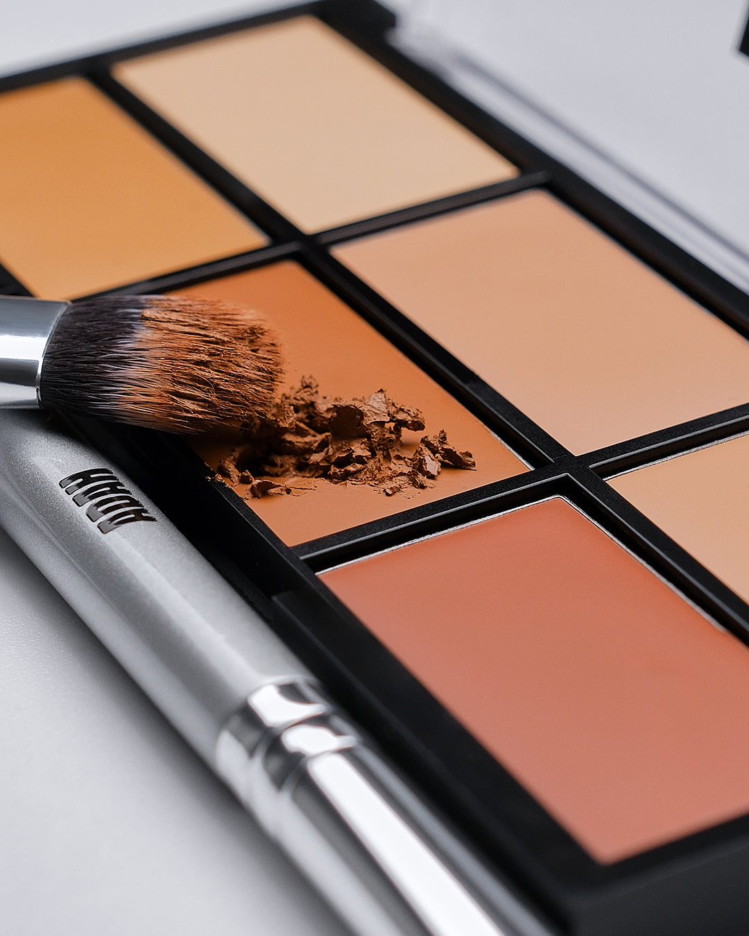 CONTOUR PALETTE - פלטת 6 גווני קונטור ומייקאפ לפיסול וכיסוי מקצועי | עדה לזורגן
