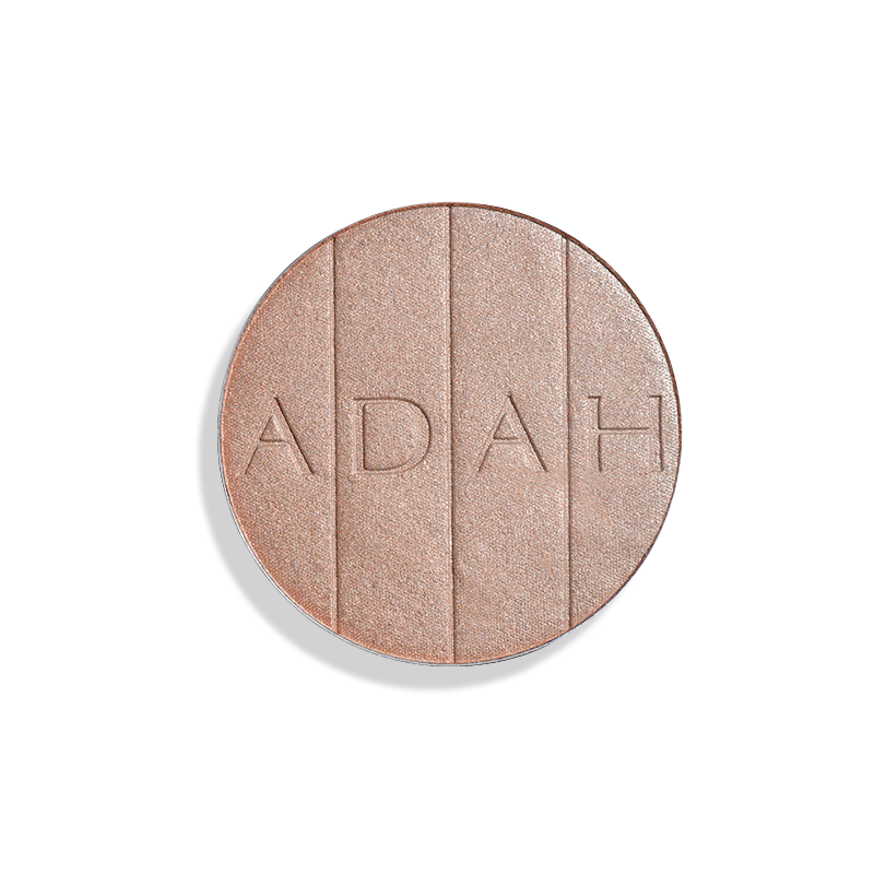 שימר מקצועי במרקם משי של עדה לזורגן בעל פיגמנט חזק במיוחד, למראה פנים זוהר, נוצץ ויוקרתי בגימור קטיפתי
