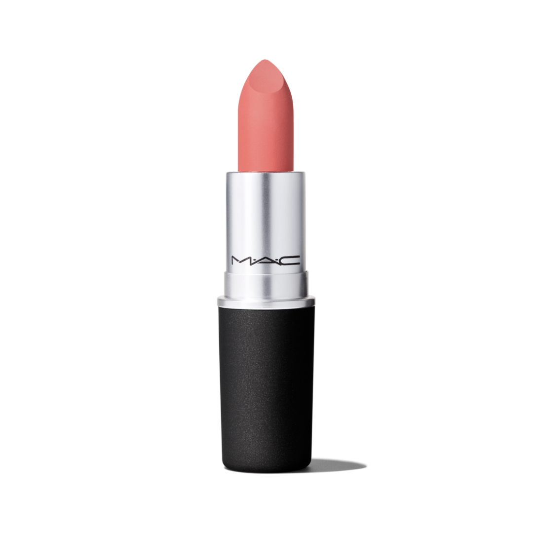 M·A·C Powder Kiss Lipstick - שפתון מאט רך במרקם קטיפתי למראה מטושטש
