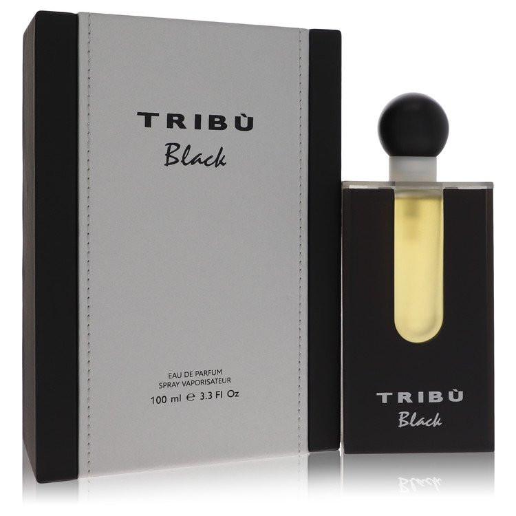 בקבוק בושם Tribu Black לגבר מבית Benetton בעיצוב ארכיטקטוני יוקרתי בצבע שחור מט עם אלמנטים של כסף, המקרין עוצמה של פלפל שחור, עור וענבר חם.
