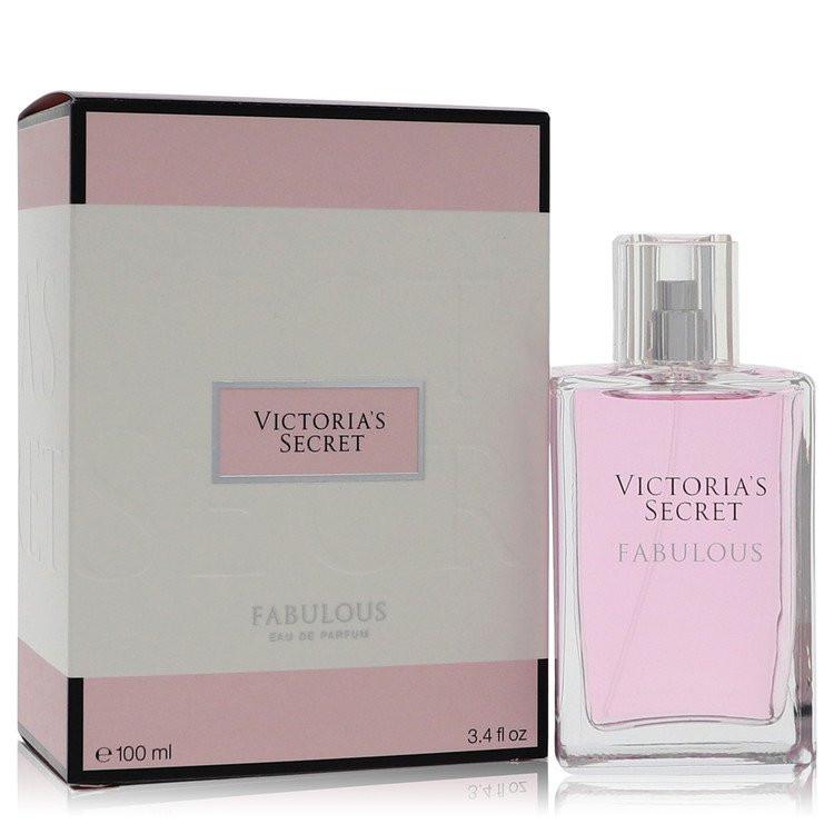 בושם Victoria's Secret Fabulous לאישה - אדל פרפיום יוקרתי המשלב דומדמניות עסיסיות, פריחת אוסמנטוס ואלגום בבקבוק המקרין זוהר הוליוודי וביטחון עצמי מודרני.