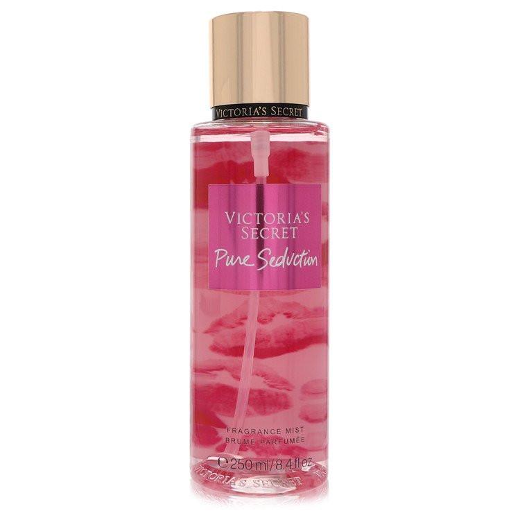 מיסט גוף Victoria's Secret Pure Seduction לאישה - הניחוח האייקוני המשלב שזיף אדום ופרזיה בבקבוק המקרין מתיקות פירותית אבסולוטית וסטייל מנצח.