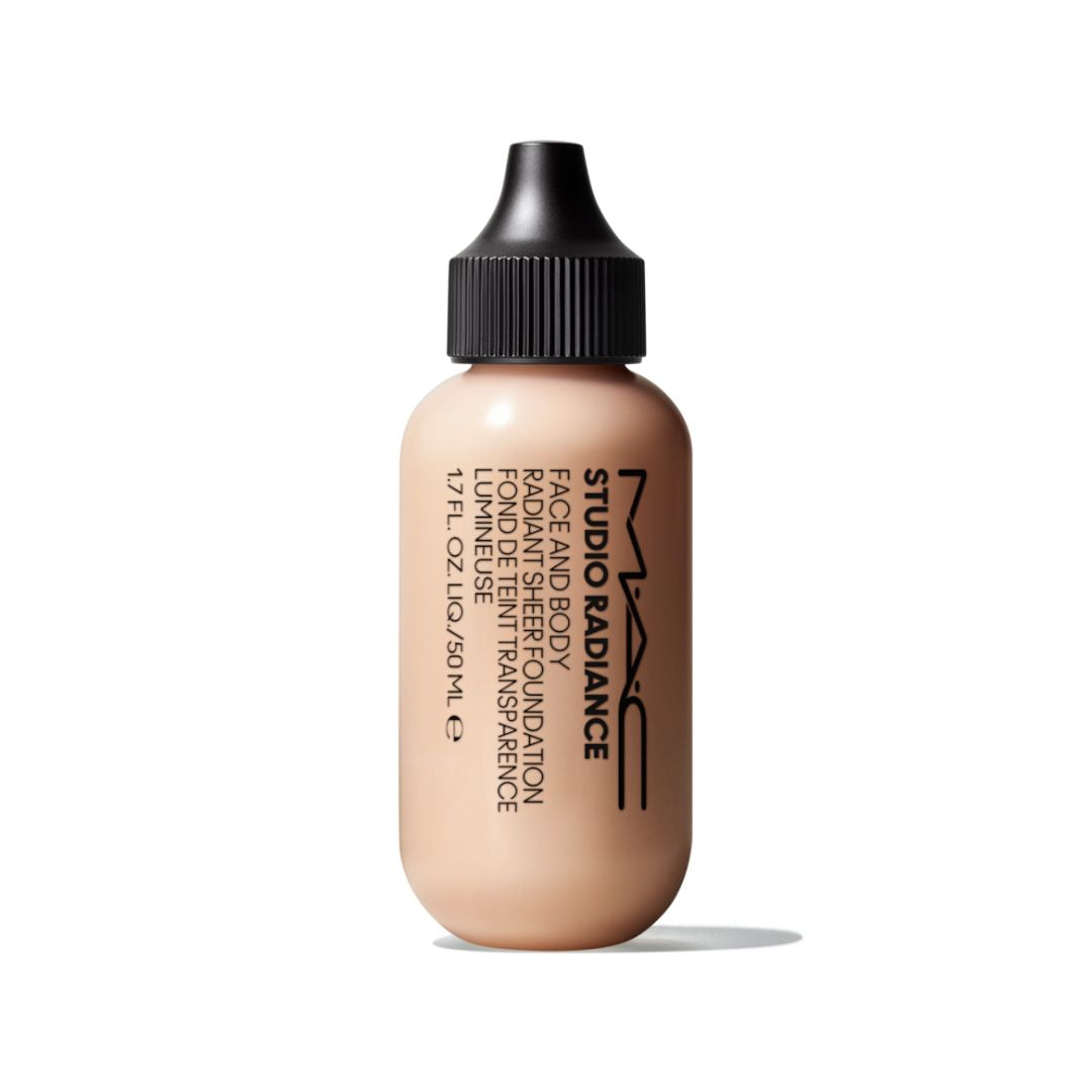 M·A·C Studio Radiance Face & Body Radiant Shear Foundation - מייק-אפ לפנים ולגוף למראה עור טבעי וזוהר