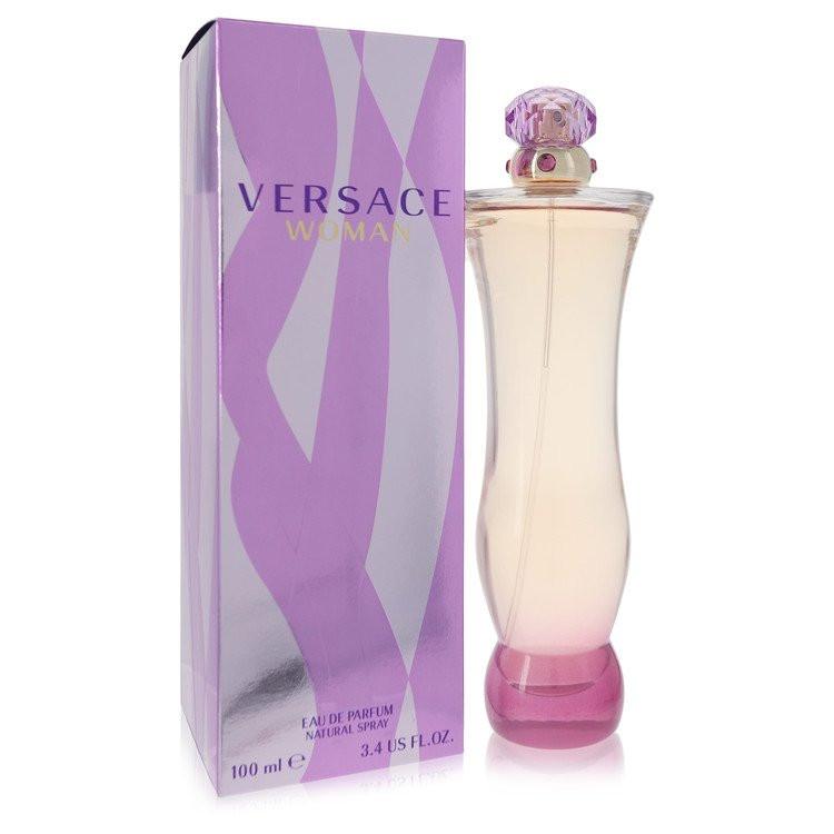 בושם Versace Woman לאישה - אדל פרפיום יוקרתי המשלב ורד פראי, פטל וענבר בבקבוק מעוקל וחושני המקרין אלגנטיות מילאנזית נצחית.
