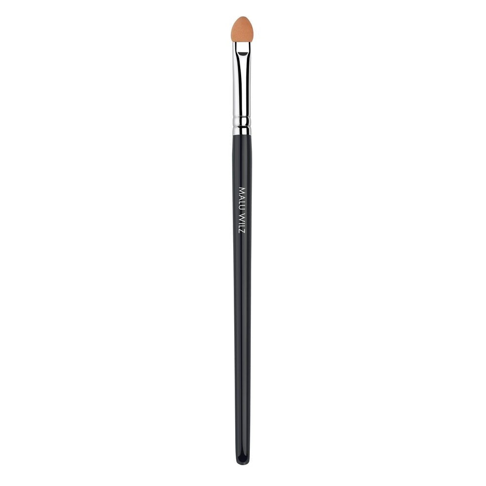 Malu Wilz Professional Eyeshadow Applicator with soft foam tip and ergonomic handle for precise eye makeup application