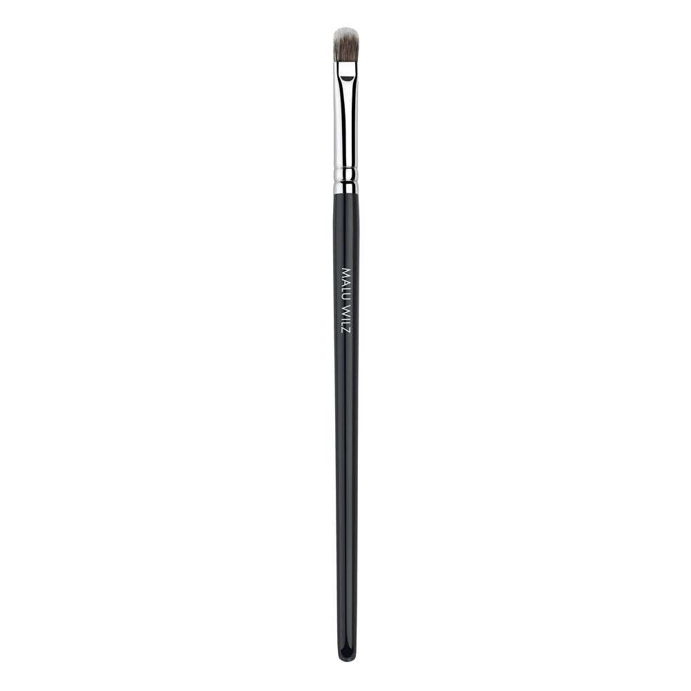 Malu Wilz Small Eyeshadow Brush with soft synthetic hair and ergonomic handle for professional precision eye makeup