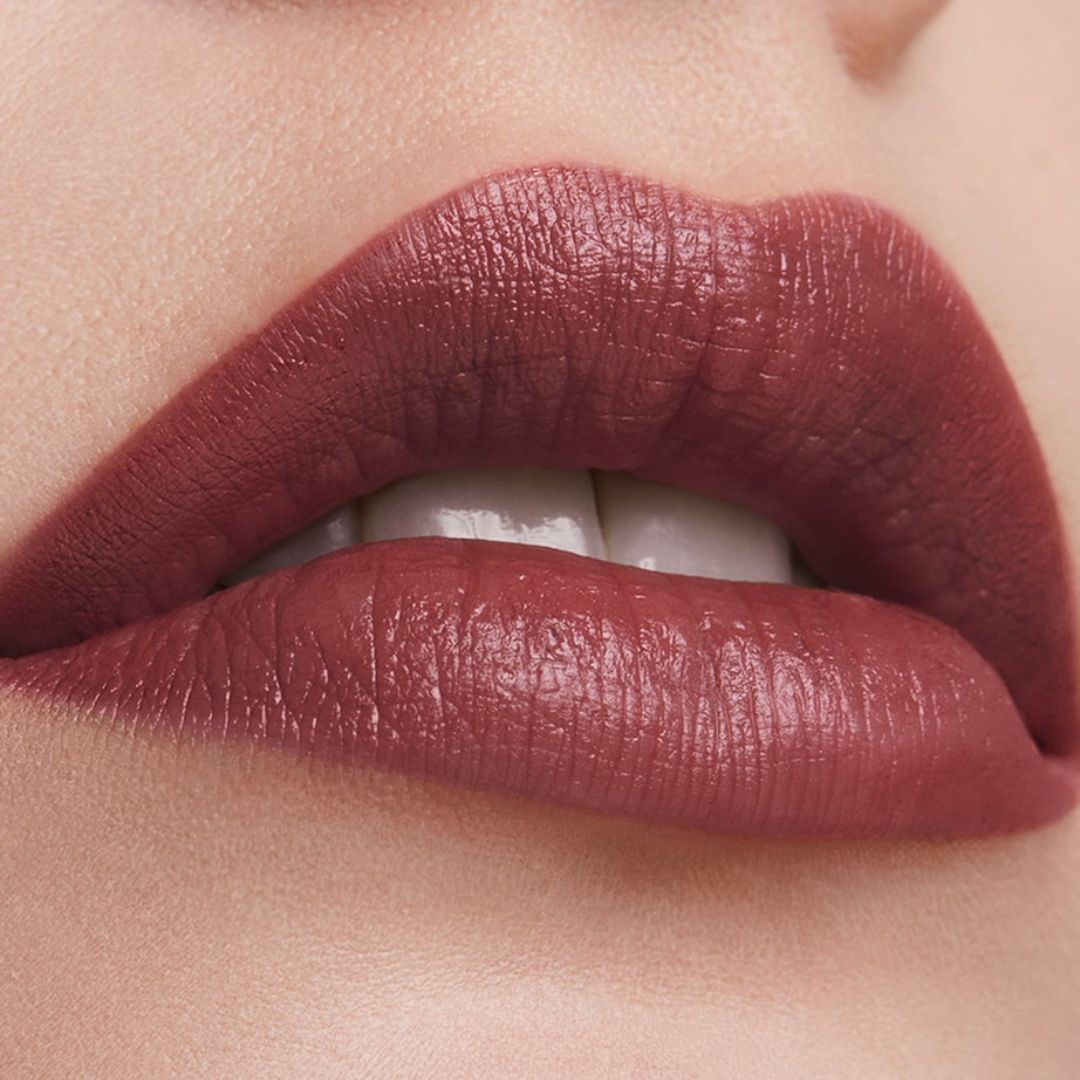 Estée Lauder Pure Color Creme Lipstick - שפתון פיור קולור בגימור קרמי-סאטן לצבע עוצמתי ולחות מתמשכת