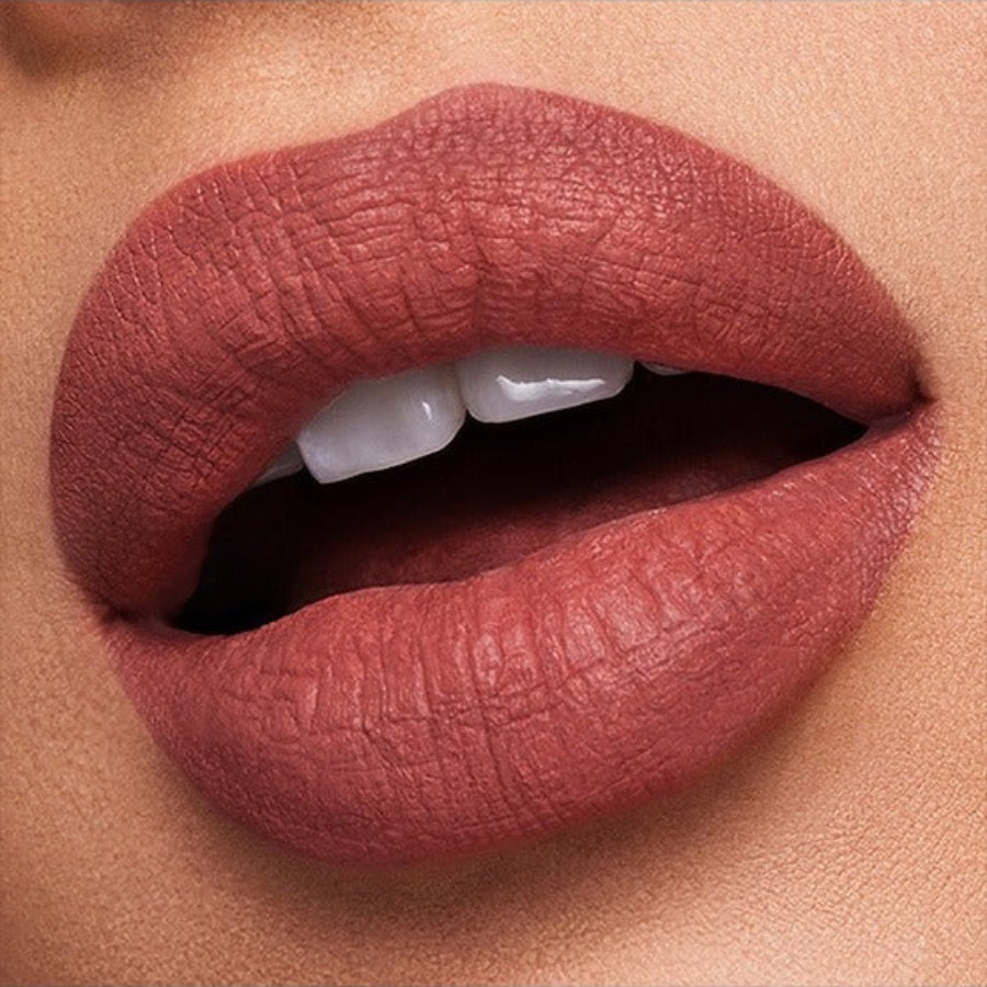 Estée Lauder Pure Color Matte Lipstick - שפתון פיור קולור בגימור מאט קטיפתי (ניתן למילוי חוזר)