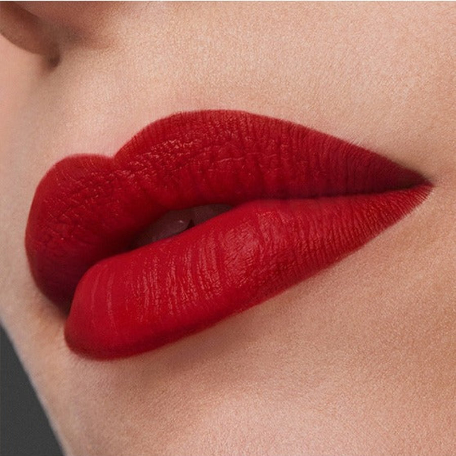 Estée Lauder Pure Color Matte Lipstick - שפתון פיור קולור בגימור מאט קטיפתי (ניתן למילוי חוזר)