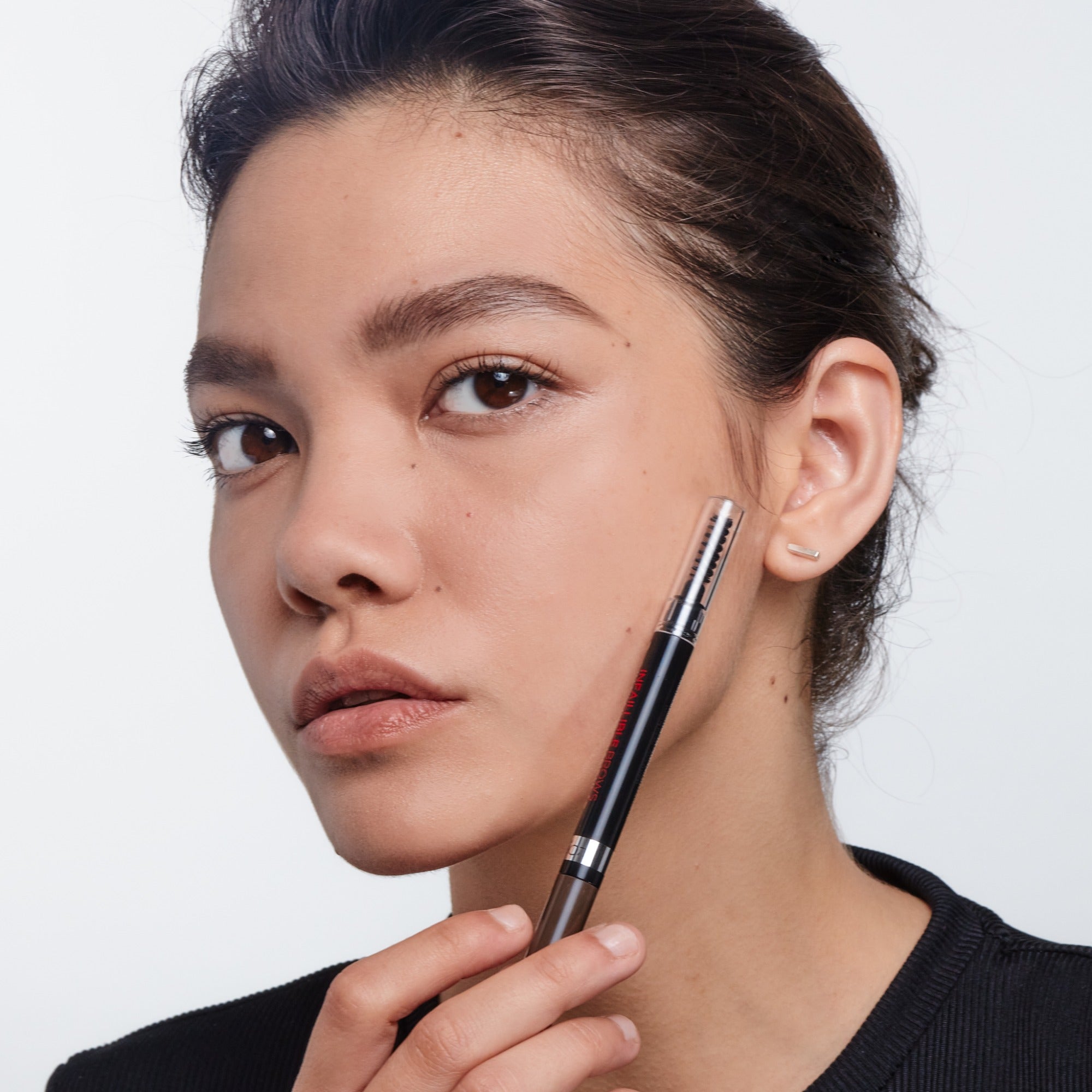 L'Oréal Paris Infaillible Brows Definer | עיפרון גבות אינפליבל לעיצוב מדויק ועמידות לאורך זמן