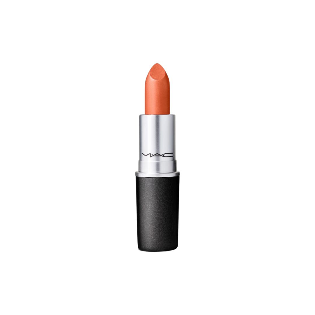 M·A·C Frost Lipstick שפתון בגימור פנינתי זוהר עם פיגמנט עשיר ומרקם חלק