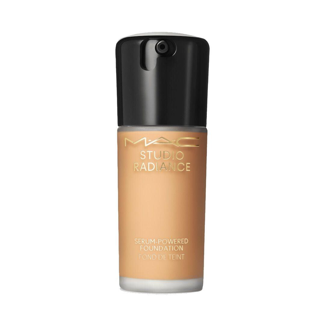 M·A·C Studio Radiance Serum-Powered Foundation - מייק-אפ סרום מהפכני עם 80% רכיבי טיפוח וזוהר מיידי