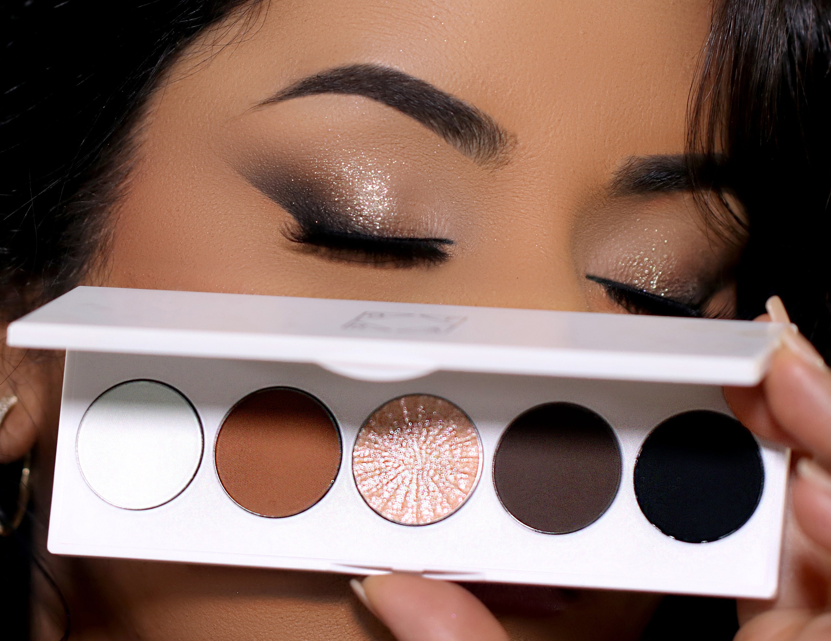 פלטת סיגנצ'ר - משעממת Signature Palette - Boring עופרה^OFRA | קוסמטיקס