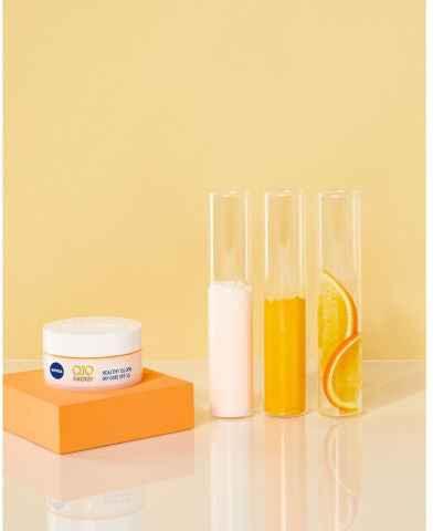 Q10 POWER אנרג'י קרם יום SPF15 מועשר בויטמין C ניוואה NIVEA.